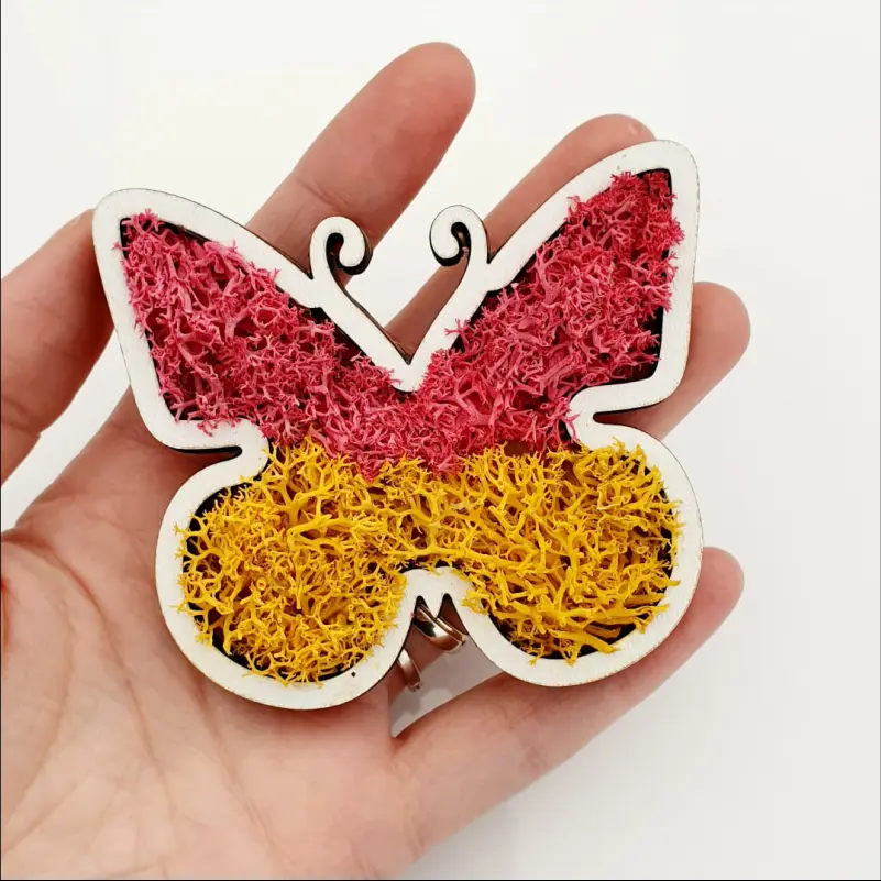 Martisor-Fluturas-cu-licheni-stabilizati-1 [2]