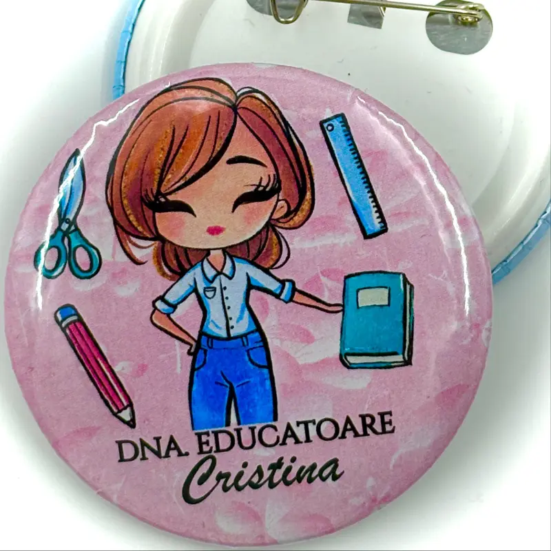 Martisor-personalizat-insigna-pentru-doamna-educatoare [1]