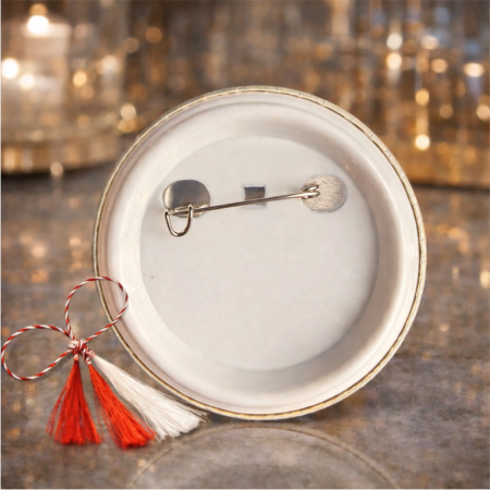 Martisor-personalizat-insigna-pentru-invatatoare [2]