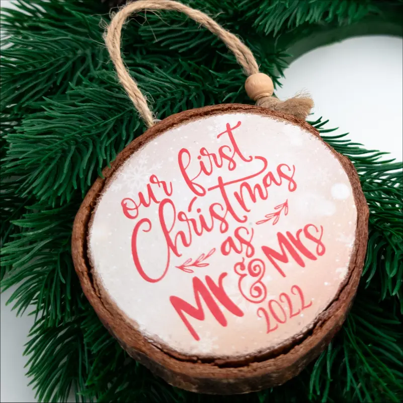 Cadouri de Craciun - Ornament-personalizat-pentru-bradul-de-craciun-model-Mr-&-Mrs