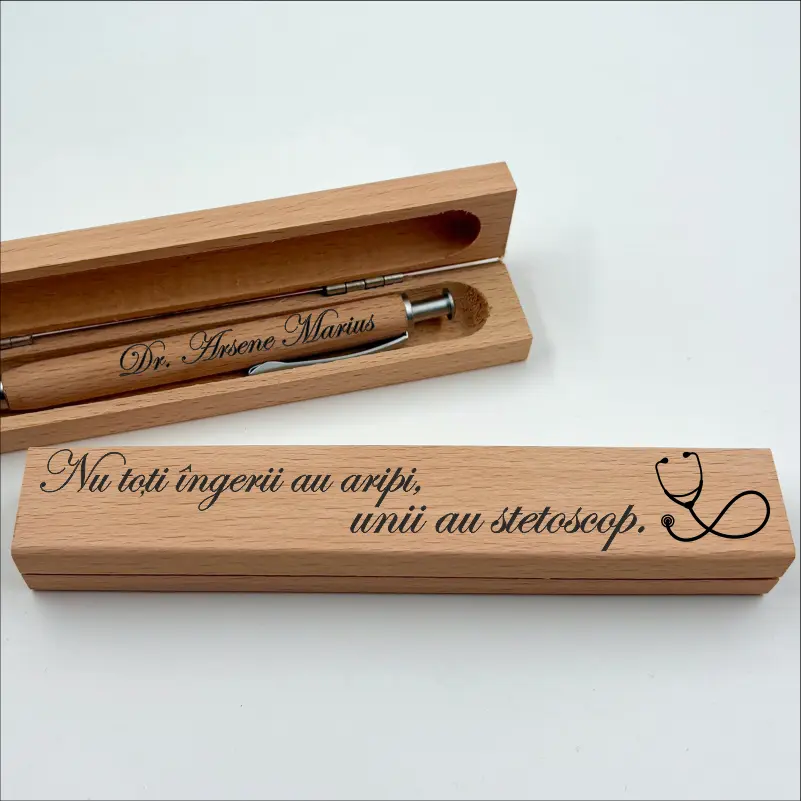 Martisoare - pix-si-cutie-din-lemn-personalizate-pentru-medici