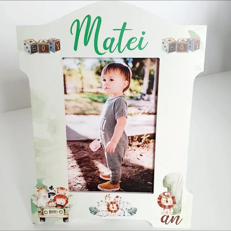 Botez - Rama-foto-personalizata-cu-poza-ta-preferata-model-Safari