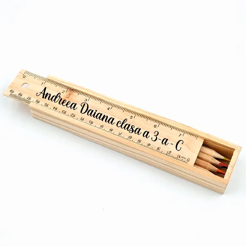 Set-Creioane-Colorate-cu-Rigla-si-Cutie-din-Lemn-Personalizat-cu-Nume-si-Clasa