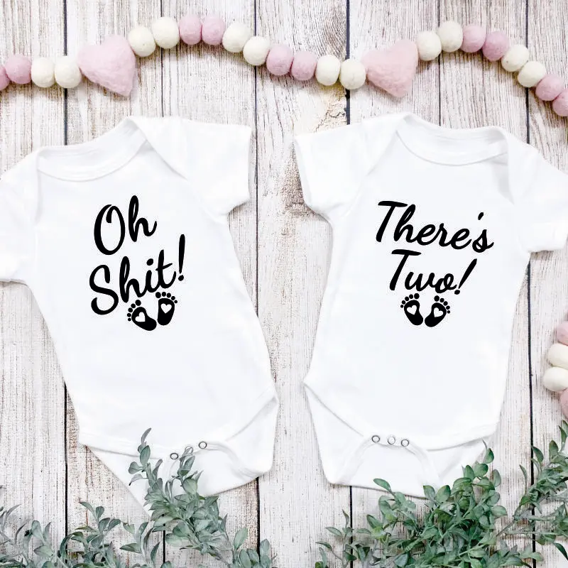 Body bebelusi personalizate - Set-Gemeni-Body-personalizat-cu-mesajul-Oh-shit-There-s-two