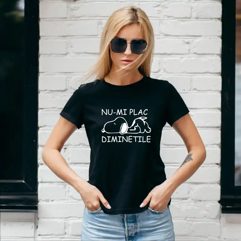 Tricou alb personalizat: "Nu-mi plac diminetile" (damă) [1]
