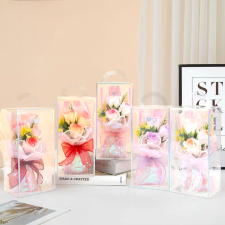 Set Cadou - Cadou Mini Buchet LoveBox: Trandafiri si Flori Mixte