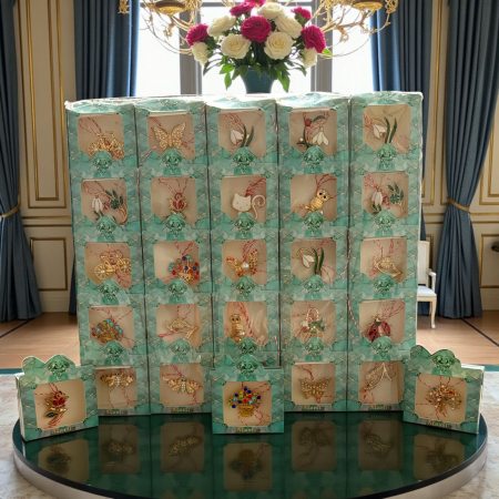 Alte Articole - Martisor brosa metalica eleganta