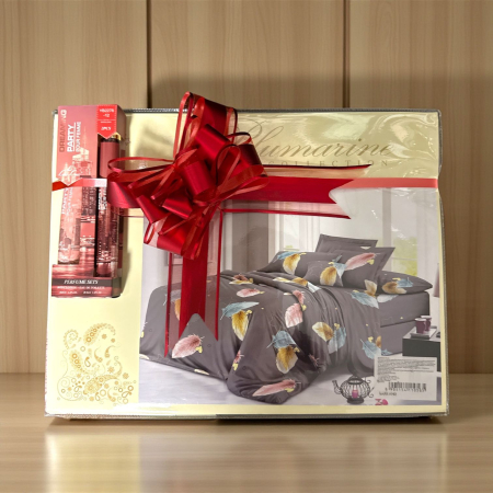 Set Cadou - Set cadou G33: Lenjerie de pat si parfum cu crema de maini