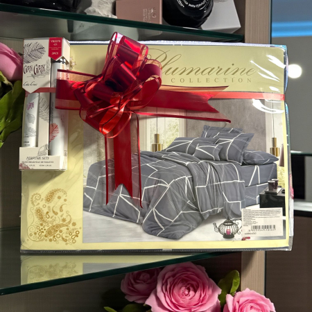 Set Cadou - Set cadou G73: Lenjerie de pat si parfum cu crema de maini