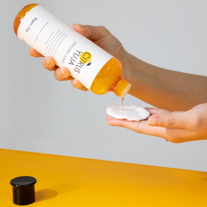 Set revitalizant in 3 pasi Farmstay Citrus Yuja Vitalizing Toner, Crema pentru fata si Ser de Fata Cadou [4]