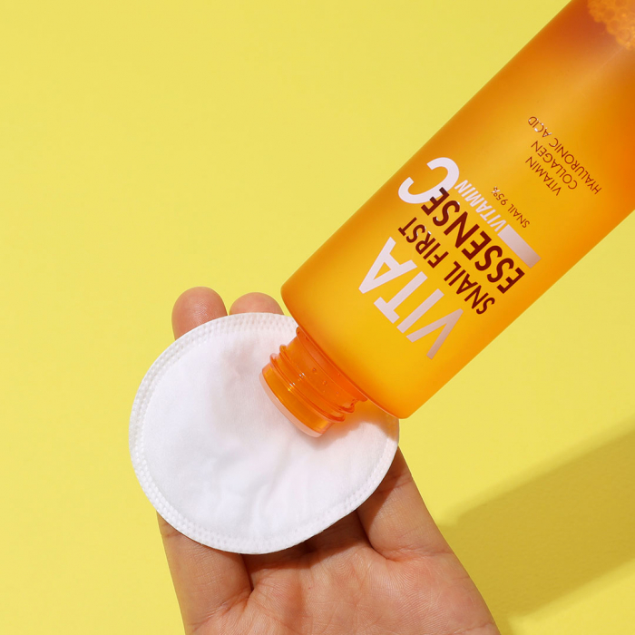 Toner-ser pentru fata antirid cu efect de luminozitate The Skin House Vita Snail First Essense Vitamin C 150ml [2]
