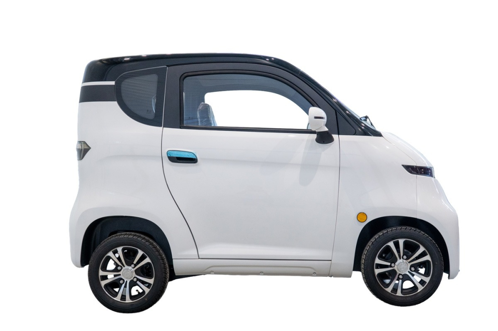 Masina electrica fara permis BLADE CITY Plus Alb-Negru cu aer conditionat [5]