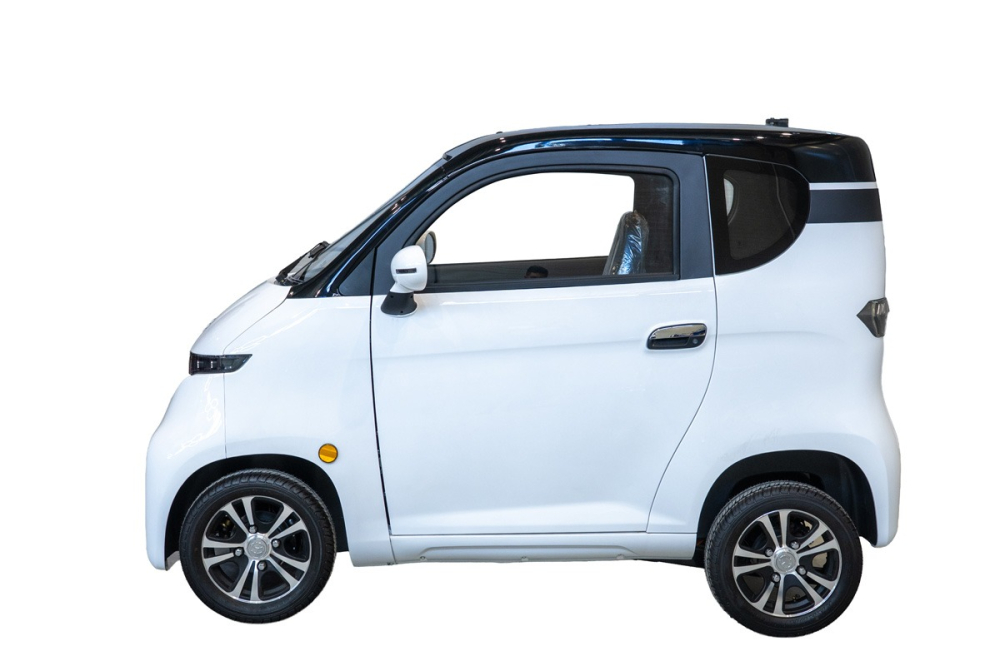 Masina electrica fara permis BLADE CITY Plus Alb-Negru cu aer conditionat [4]