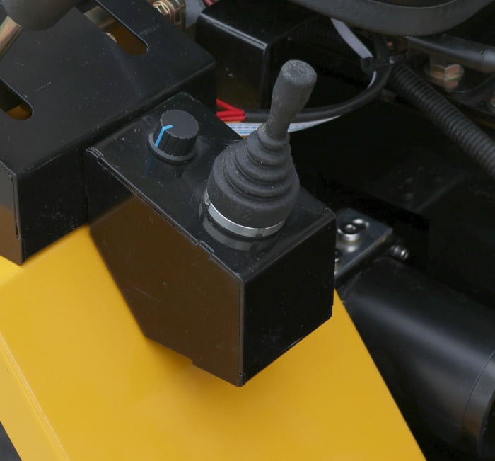 Mini tractor ProGARDEN Campo T18M 4560000063 4x4, 18CP, benzina, ridicare hidraulica fata si spate, transmisie sincronizata [4]