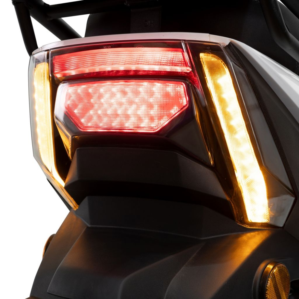 Scuter electric RURIS PILOT SX720A Alb, 2500W, baterie 72V 32Ah, autonomie până la 92 km [9]