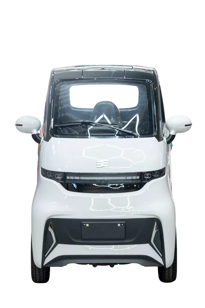 Masina electrica fara permis BLADE CITY Plus Alb-Negru cu aer conditionat [15]