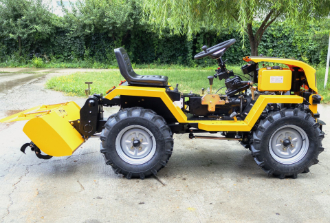 Minitractor articulat 4x4 ProGARDEN Campo T18D V27, motor diesel 18 CP, hidraulică față-spate, 2 diferențiale, roți 6.00-12 + freza tractata [1]