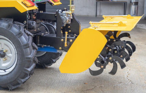 Minitractor articulat 4x4 ProGARDEN Campo T18D V27, motor diesel 18 CP, hidraulică față-spate, 2 diferențiale, roți 6.00-12 + freza tractata [2]