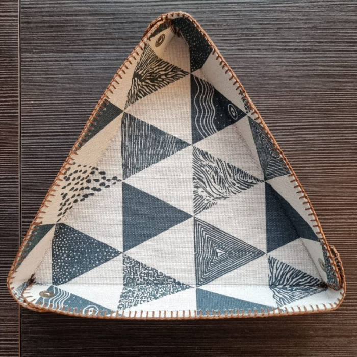 Triangular Dice Tray with Leather Backing [5]