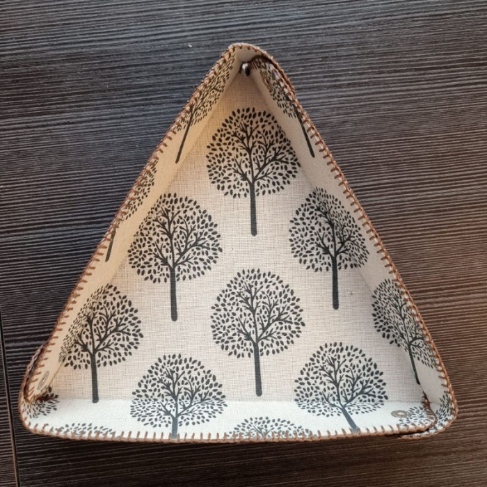 Triangular Dice Tray with Leather Backing [3]