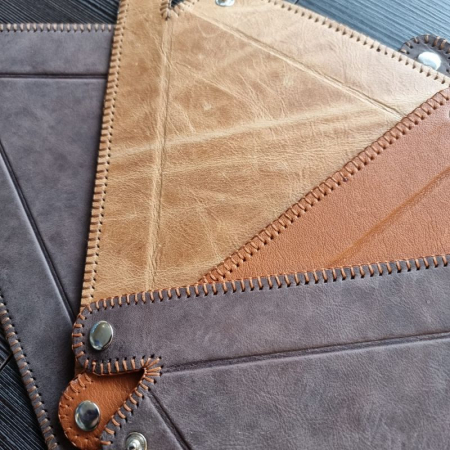 Triangular Dice Tray with Leather Backing [7]