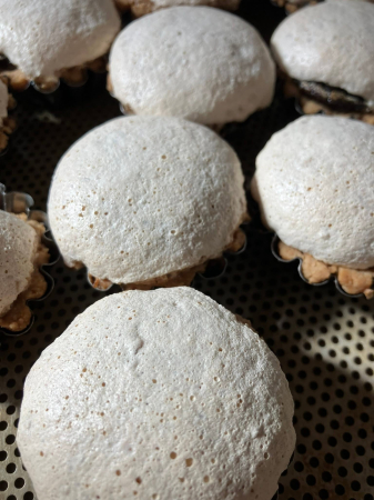 Patiserie dulce - Coșulețe cu nucă și magiun