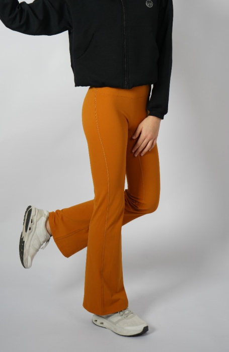 Pantaloni evazati cozy galben mustar [3]