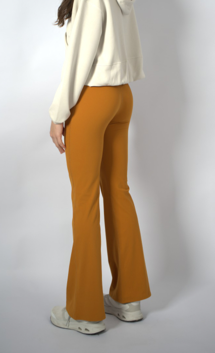 Pantaloni evazati cozy galben mustar [2]