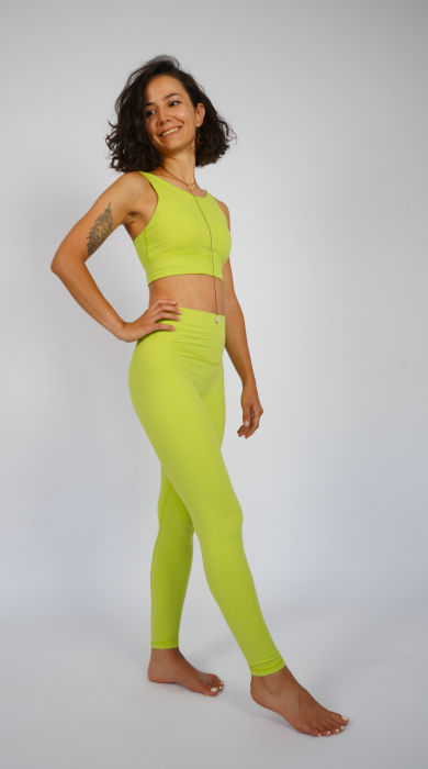 Set Fitness verde-fosforescent- Colanți 8/8 cu Talie Înaltă Fără Cusături pe Mijloc și Top cu Susținere Ridicată, Material Premium, Ideal pentru Alergare, Fitness, Yoga, Pilates, și Cycling [5]