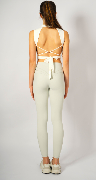 Top Lotus cu spatele in x si fundita alb [2]