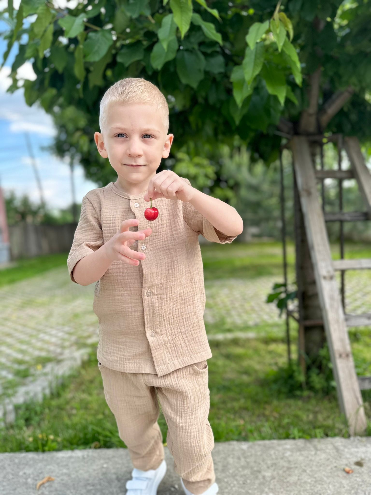 De ce este bine să purtăm haine din muselină sau In pe caniculă – inclusiv rolul lor ca protecție solară