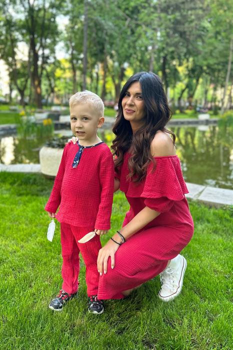 Rochie Volan-Compleu Mamă/Fiu din Muselina - Zmeuriu [2]