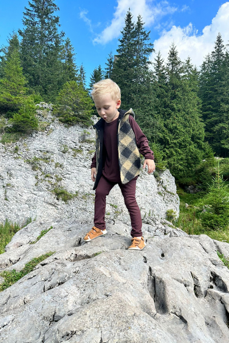 Vestă din lână fiartă - Black & Brown [3]