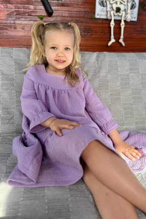Muselina pentru copii - Rochie cu volan si maneca lunga - Liliac