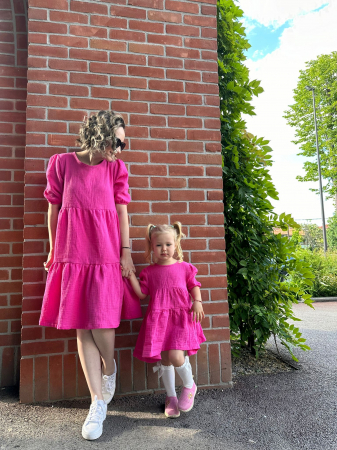 Lichidare de Stoc - Rochii Mama Fiica din Muselina cu mâneci bufante -  Fucsia