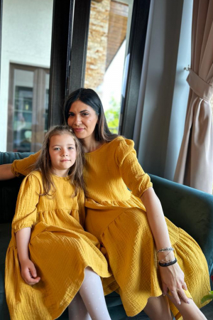 Muselina si IN - Rochii Mama Fiica din Muselina cu mâneci bufante - Mustar