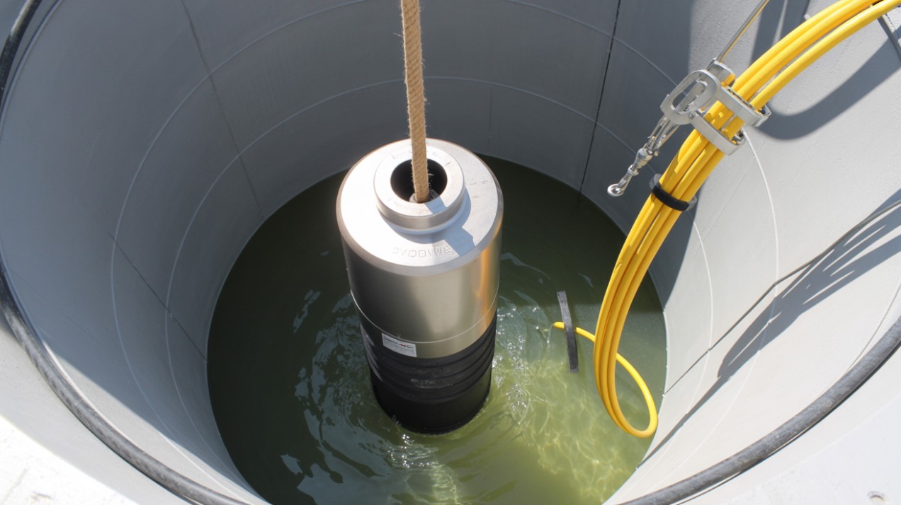 Montarea si instalarea hidroforului cu pompa submersibila (introducerea echipamentului in apa)