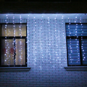 Perdea de lumini cu LED-uri, cu legare în serie, 2x3 m, IP44 [1]