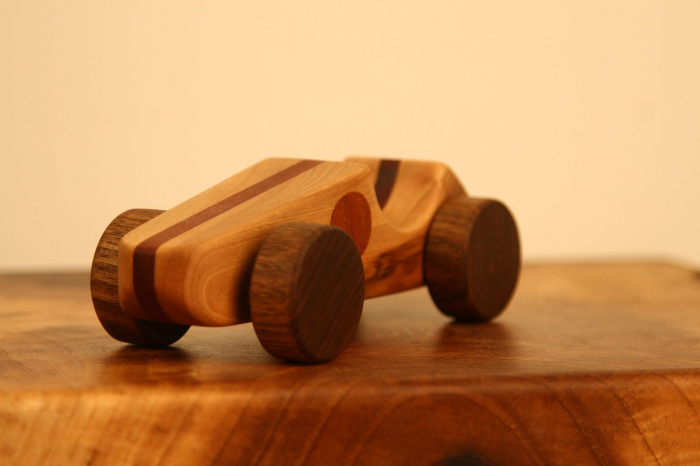 Jucarie din lemn cu roti, forma masina de curse [3]