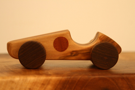 Jucarie din lemn cu roti, forma masina de curse [0]