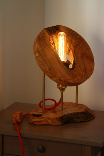 Lampa din lemn de maslin [7]