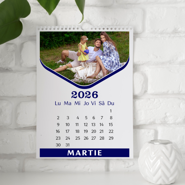 Calendar de perete personalizat cu 3 poze și nume - M4 [4]