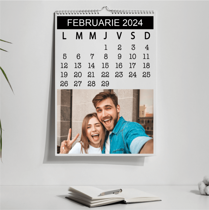 Calendar personalizat cu poze - Model 2 [3]