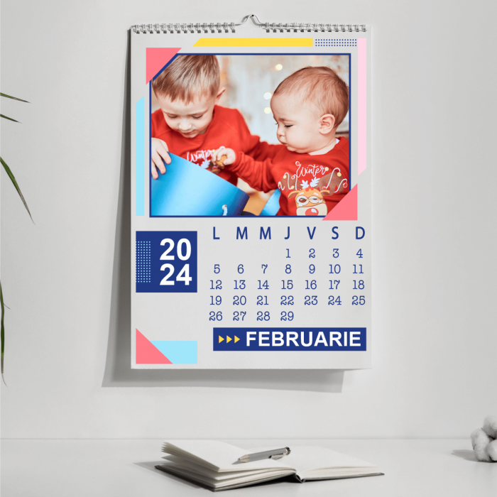 Calendar personalizat cu poze - Multicolor [3]