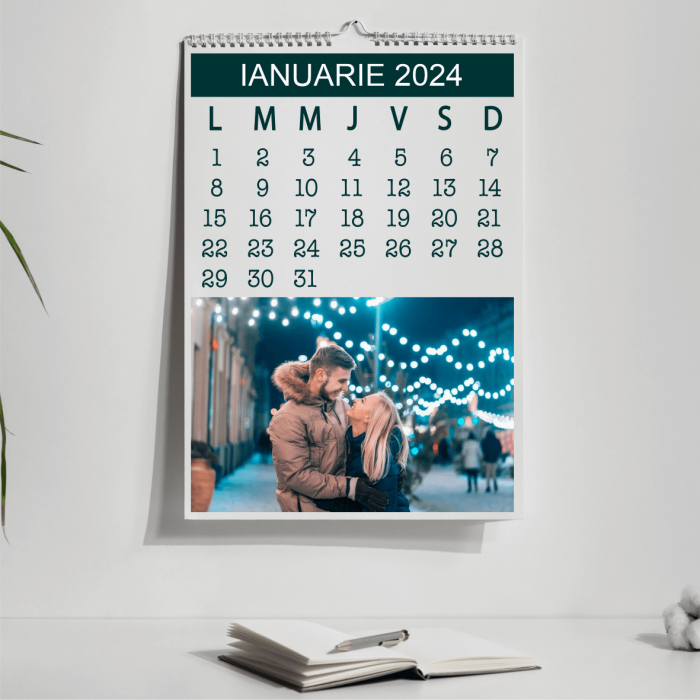 Calendar personalizat cu poze și text - Momente speciale [2]
