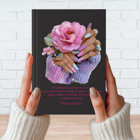 Alte cadouri personalizate - Agendă nedatată personalizată cu nume și mesaj - Nails - M2