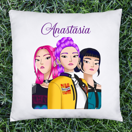 Perne - Pernă personalizată cu nume- Huntrix - M1