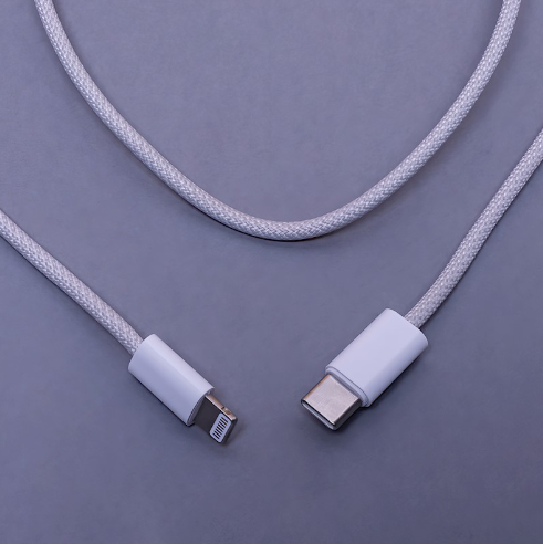 Cablu incarcare si transfer de date Maxlife MXUC-06, USB-C la Lightning , 1.0 m, 20W, gri [2]