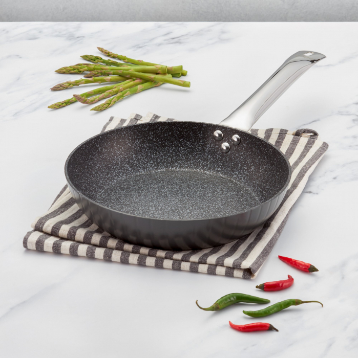 Tigaie adanca Judge Evertough, otel inoxidabil/aluminiu, 24 cm, negru/argintiu [2]