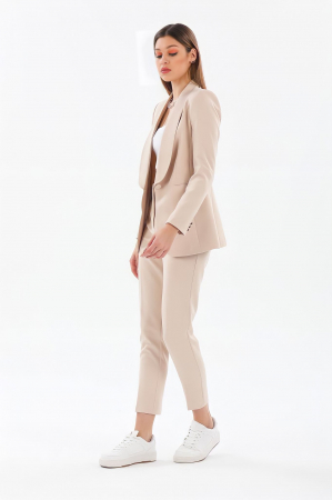 Costum Dama bej Taylor - Costum cu atitudine [4]